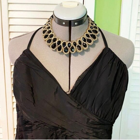 STATEMENT BLACK CHUNKY NECKLACE DONE IN GOLD - Picture 4 of 7
